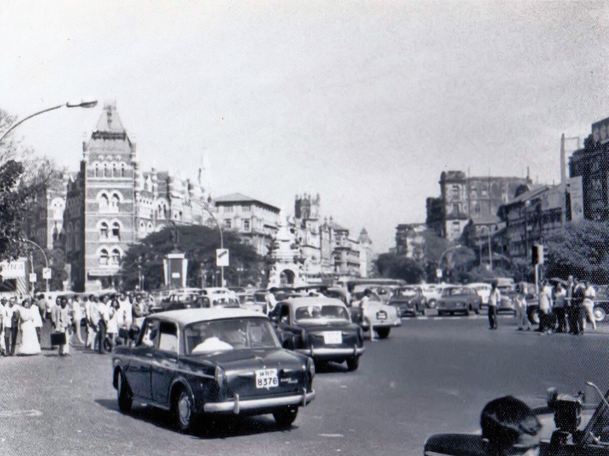 'ये है बॉम्बे मेरी जान'; 73 वर्षांपूर्वीच्या Vintage Mumbai चा व्हिडिओ एकदा पाहाच! title=