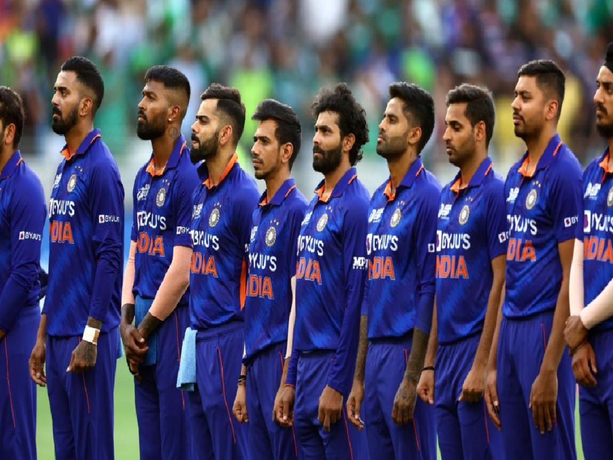 Asia Cup : 'या' खेळाडूसाठी आता विश्वचषकाचे दरवाजेही बंद? कर्णधार रोहित शर्माने स्पष्टच सांगितलं  title=