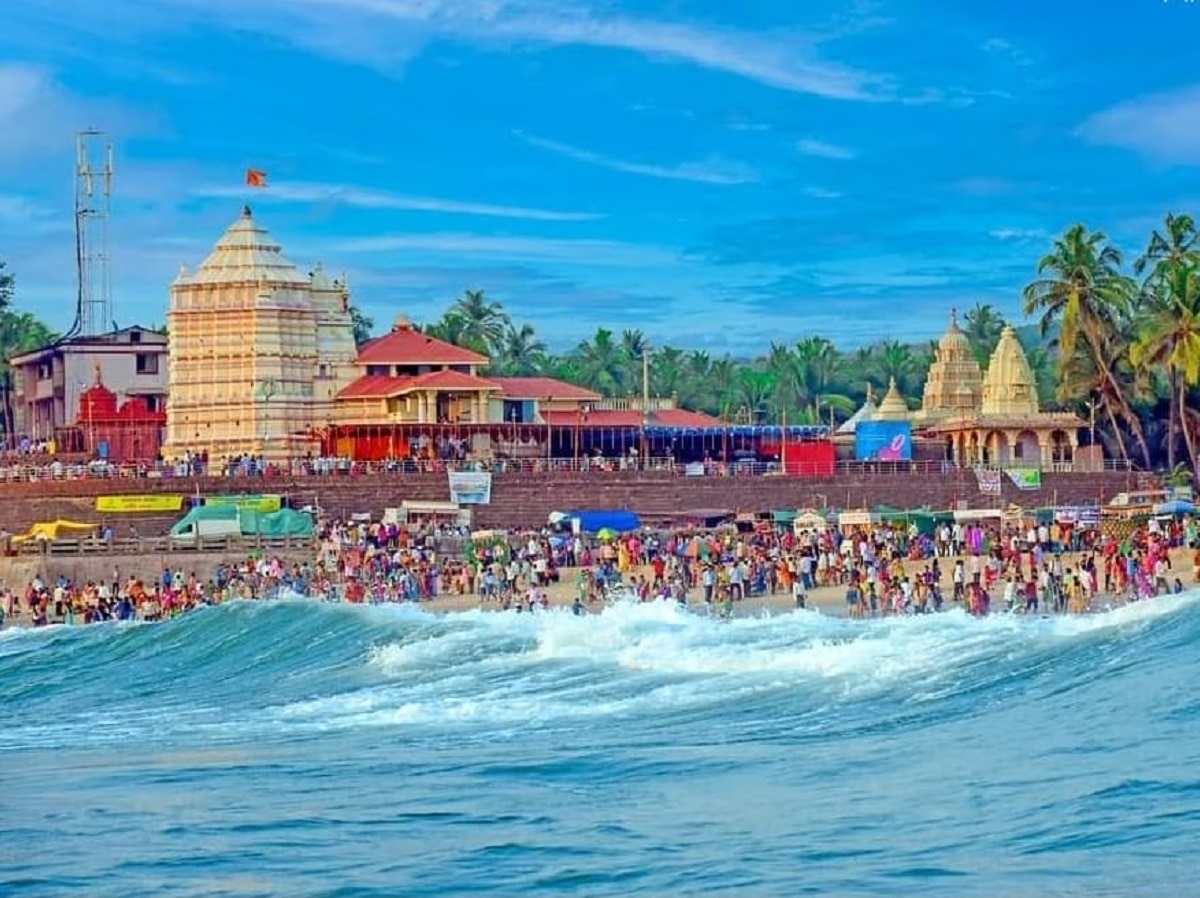 कोकणातील प्रसिद्ध कुणकेश्वर मंदिराने लागू केला ड्रेस कोड; तोकडे कपडे घालणाऱ्यांना ट्रस्ट देणार वस्त्रे कोकणातील प्रसिद्ध कुणकेश्वर मंदिराने लागू केला ड्रेस कोड; तोकडे कपडे घालणाऱ्यांना ट्रस्ट देणार वस्त्रे