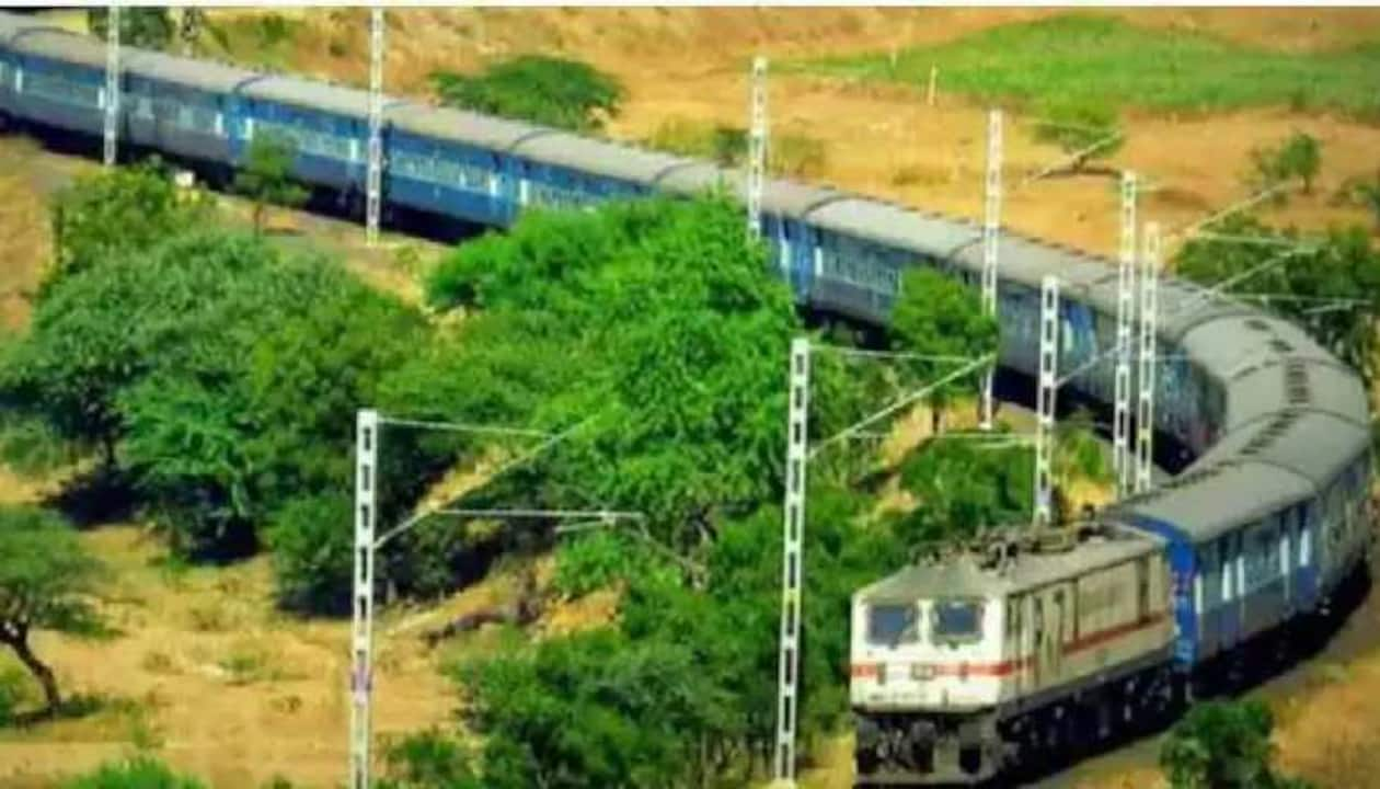 Indian Railway 312 Ganpati Special Train for mumbai Maharashtra Region 