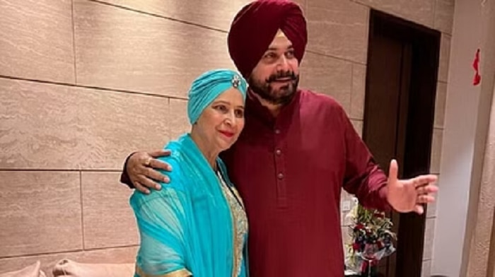 Navjot Singh Sidhu wife Navjot Kaur visits Golden Temple while batteling with cancer 