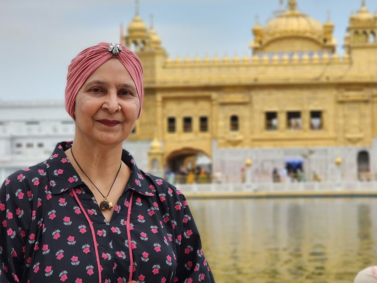 Navjot Singh Sidhu wife Navjot Kaur visits Golden Temple while batteling with cancer 