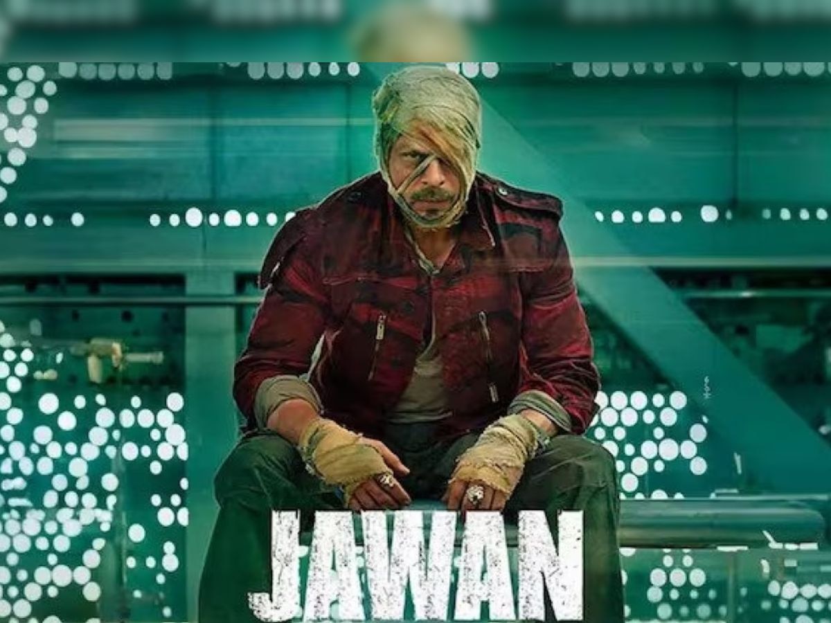 Jawan Review:  प्रदर्शनाच्या 2 दिवस आधीच आला रिव्ह्यू! जाणून घ्या कसा आहे चित्रपट अन् किती Stars मिळाले title=