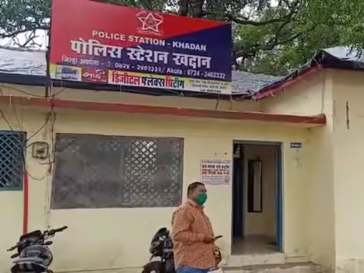 5 वर्षांच्या मुलीचा मृत्यू, पोस्टमार्टम रिपोर्ट येताच बाप हादरला, तीन महिन्यांनी आईला अटक 5 वर्षांच्या मुलीचा मृत्यू, पोस्टमार्टम रिपोर्ट येताच बाप हादरला, तीन महिन्यांनी आईला अटक