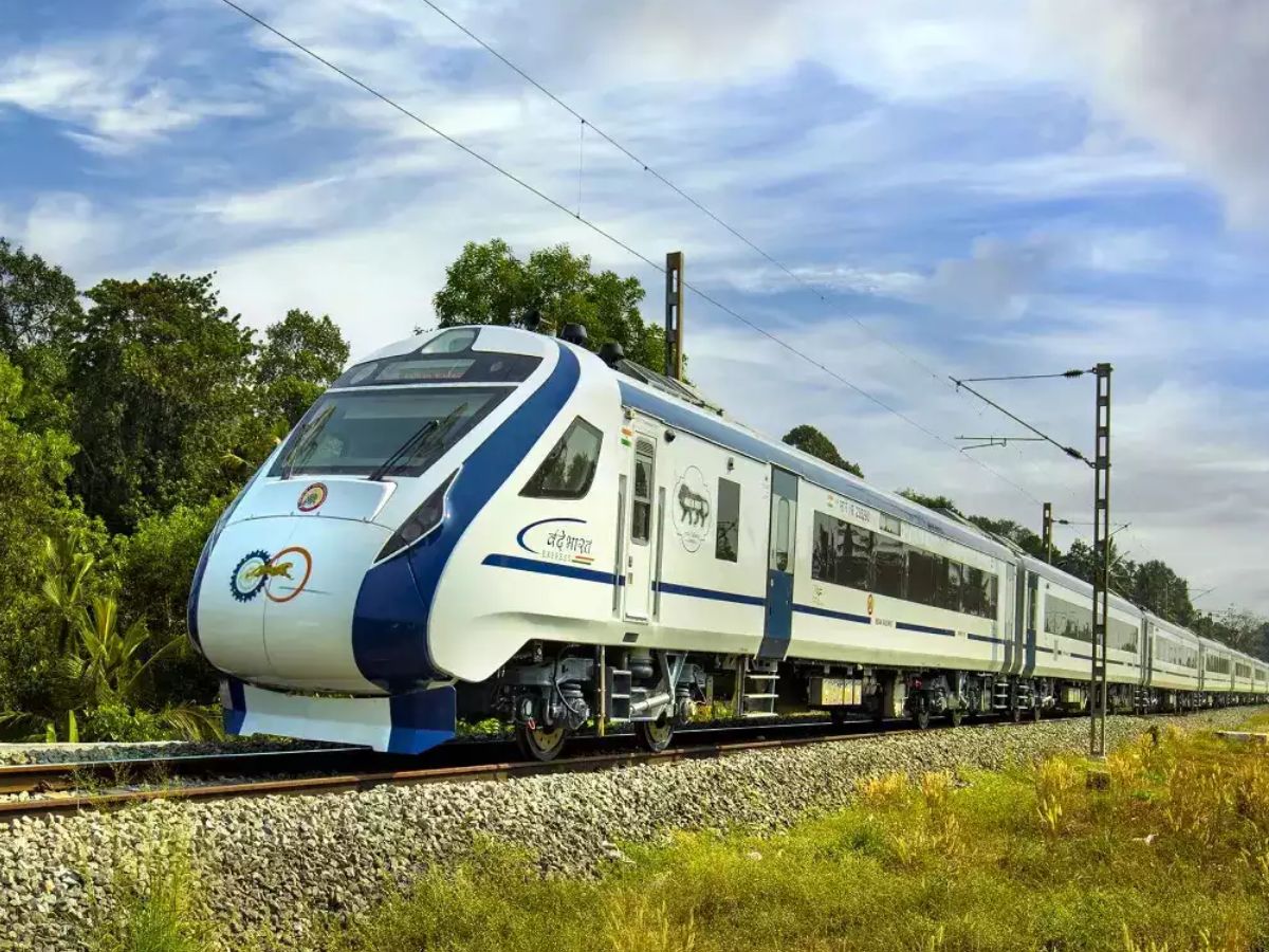 Sadharan Indian Railway Vande Sadharan Train New look low different from Vande ...