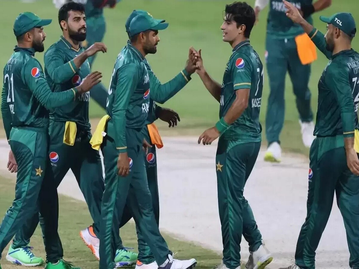 आशिया कपमधून बाहेर पडलेल्या पाकिस्तानला आणखी एक धक्का; स्टार खेळाडू ODI World Cup स्पर्धेतून बाहेर title=