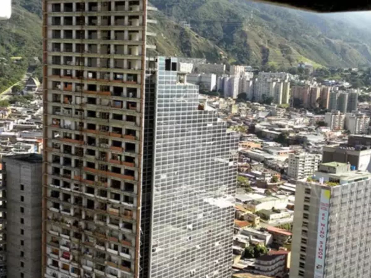 worlds tallest slum tower of david 45th Flower Building