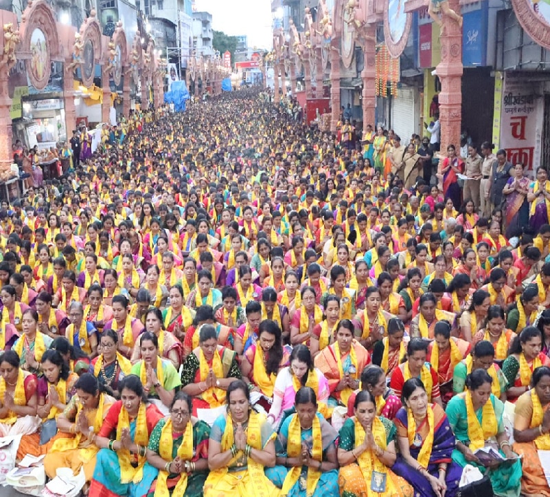 Ganesh chaturthi 2023 31 thousand women performed atharvashirsha in front of pune dagdusheth halwai ganpati 