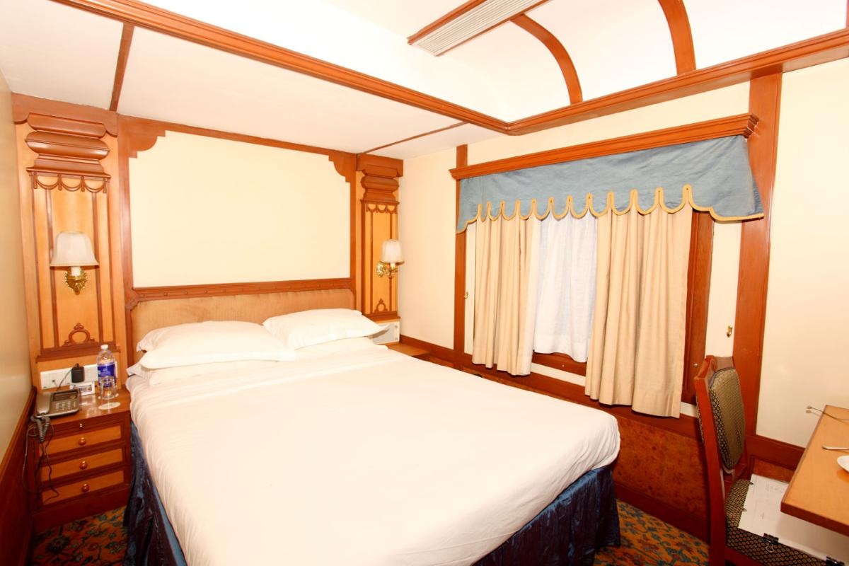 Deccan Odyssey Luxury Train ticket price journey lartest updates 