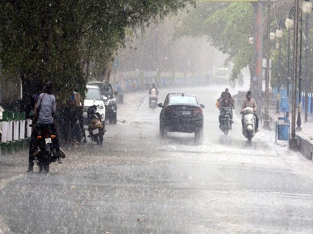 Maharashtra Rain : नागपूरमध्ये ढगफुटीसदृश पाऊस; राज्यात पुढील 48 तास पावसाचे, हवामान विभागाचा इशारा title=