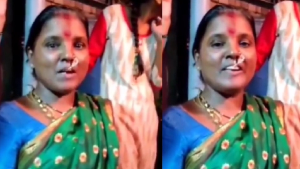 VIDEO: आत्मविश्वास असावा तर असा... काकूंनी सगळ्यांसमोर असा उखाणा घेतला ...