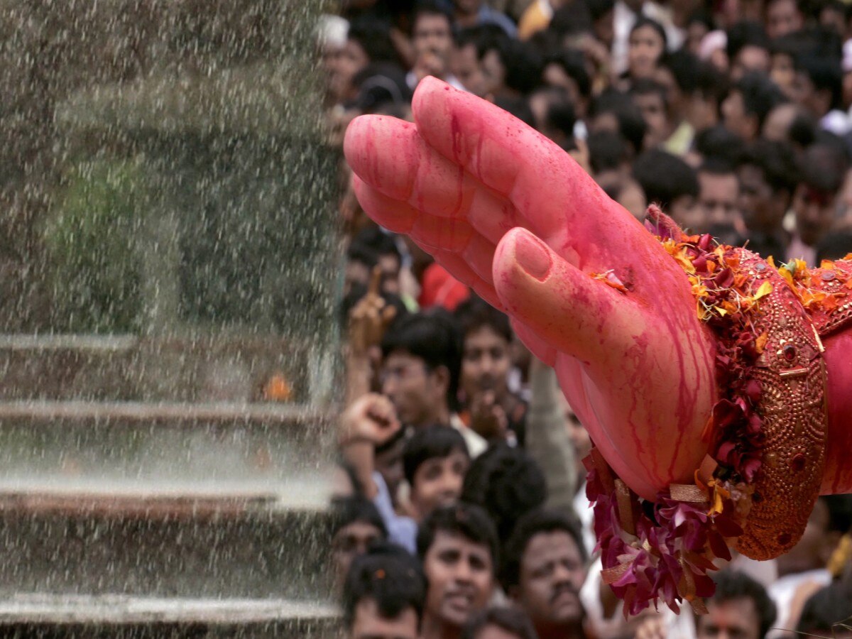 Maharashtra Rain : बाप्पांच्या निरोपासाठी पावसाची हजेरी; मुंबई- पुण्यात कसं असेल हवामान? Maharashtra Rain : बाप्पांच्या निरोपासाठी पावसाची हजेरी; मुंबई- पुण्यात कसं असेल हवामान?