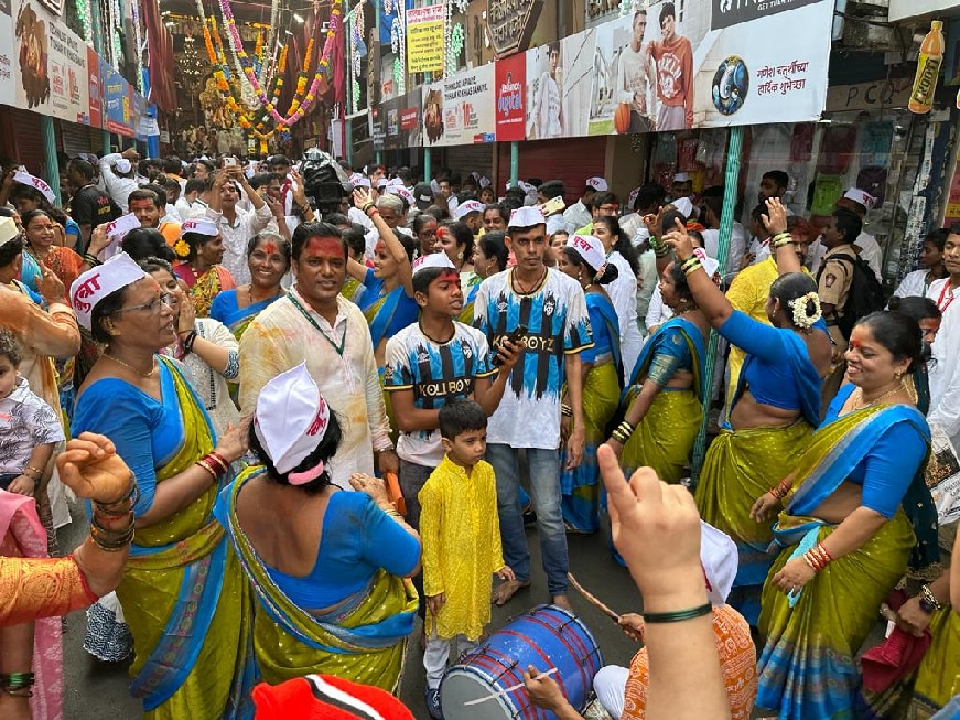 Ganesh Visarjan 2023 Koli Community people comes for lalbaugcha raja pandal performed traditional dance 