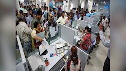 Bank News : बँक कर्मचाऱ्यांची महिनाभर आधीच दिवाळी; पाहा असं झालंय तरी काय 