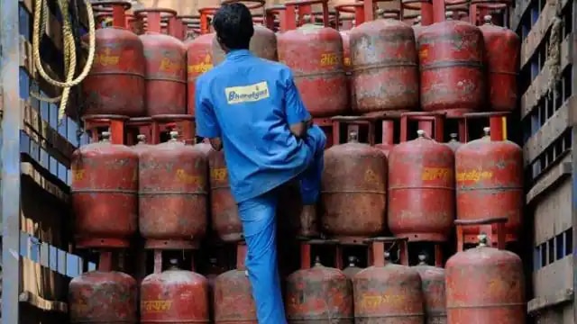 gas cylinder price ujjwala yojana subsidy increase by 200 rupees 