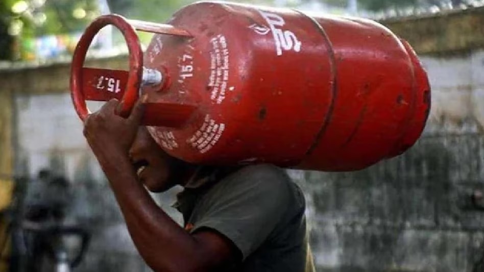 gas cylinder price ujjwala yojana subsidy increase by 200 rupees 