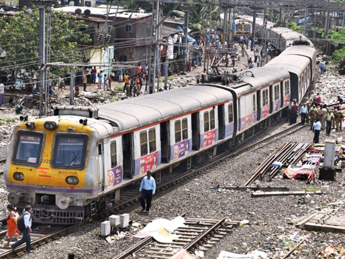 पाच दिवसांसाठी ट्रॅफिक ब्लॉक! हार्बर रेल्वेने प्रवास करताय, वेळापत्रक पाहा title=