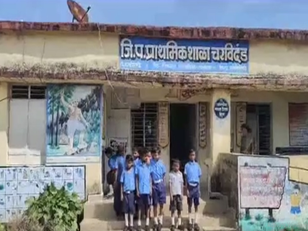 शिक्षकाने बारावीच्या विद्यार्थिनीला आपल्या जागी रोजंदारीवर ठेवले आणि… महाराष्ट्रातील धक्कादायक प्रकार