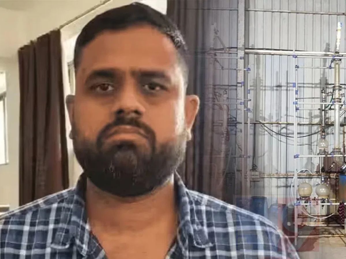 Drugs Mafia Lalit Patils absconding sensational allegations Shinde group minister Dada Bhuse behind Alligance; ललित पाटील फरार होण्यामागे शिंदे गटाचा मंत्री, खळबळजनक आरोप Drugs Mafia Lalit Patils absconding sensational allegations Shinde group minister Dada Bhuse behind Alligance; ललित पाटील फरार होण्यामागे शिंदे गटाचा मंत्री, खळबळजनक आरोप