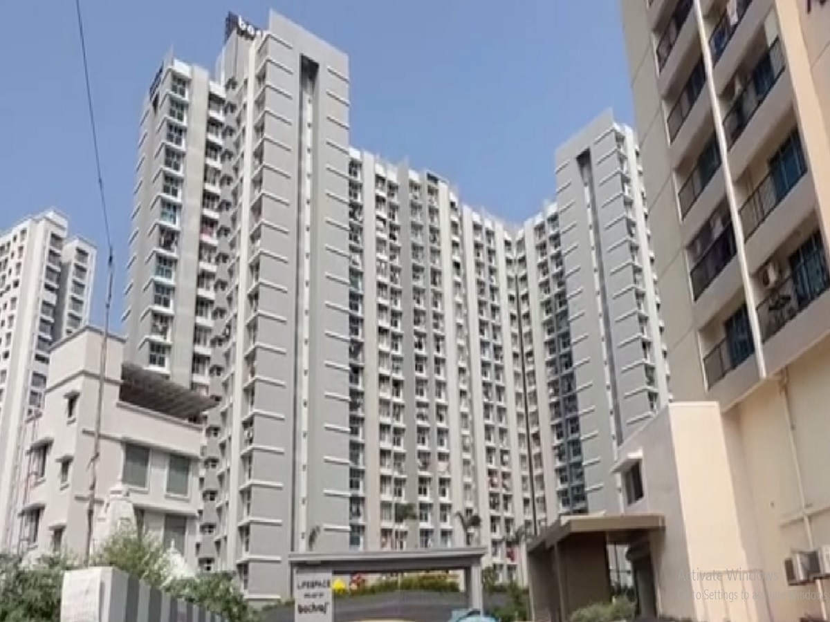 लहान मुलांना घरात ठेवून बाहेर जात असाल तर सावधान; विरारमध्ये घडली धक्कादायक घटना लहान मुलांना घरात ठेवून बाहेर जात असाल तर सावधान; विरारमध्ये घडली धक्कादायक घटना