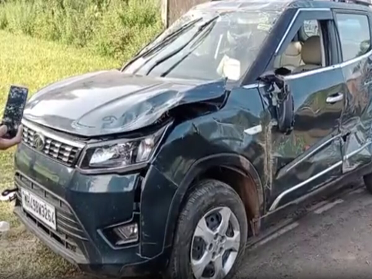 Bhandara Accident News car and a bus collided head on in sakoli