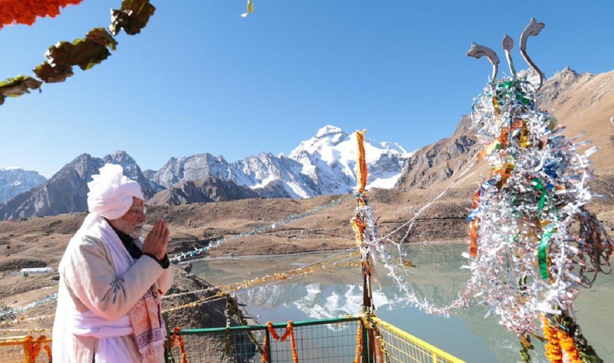 pm Narendra Modi Uttarakhand parvati kund Visit Kailash Darshan Photos 