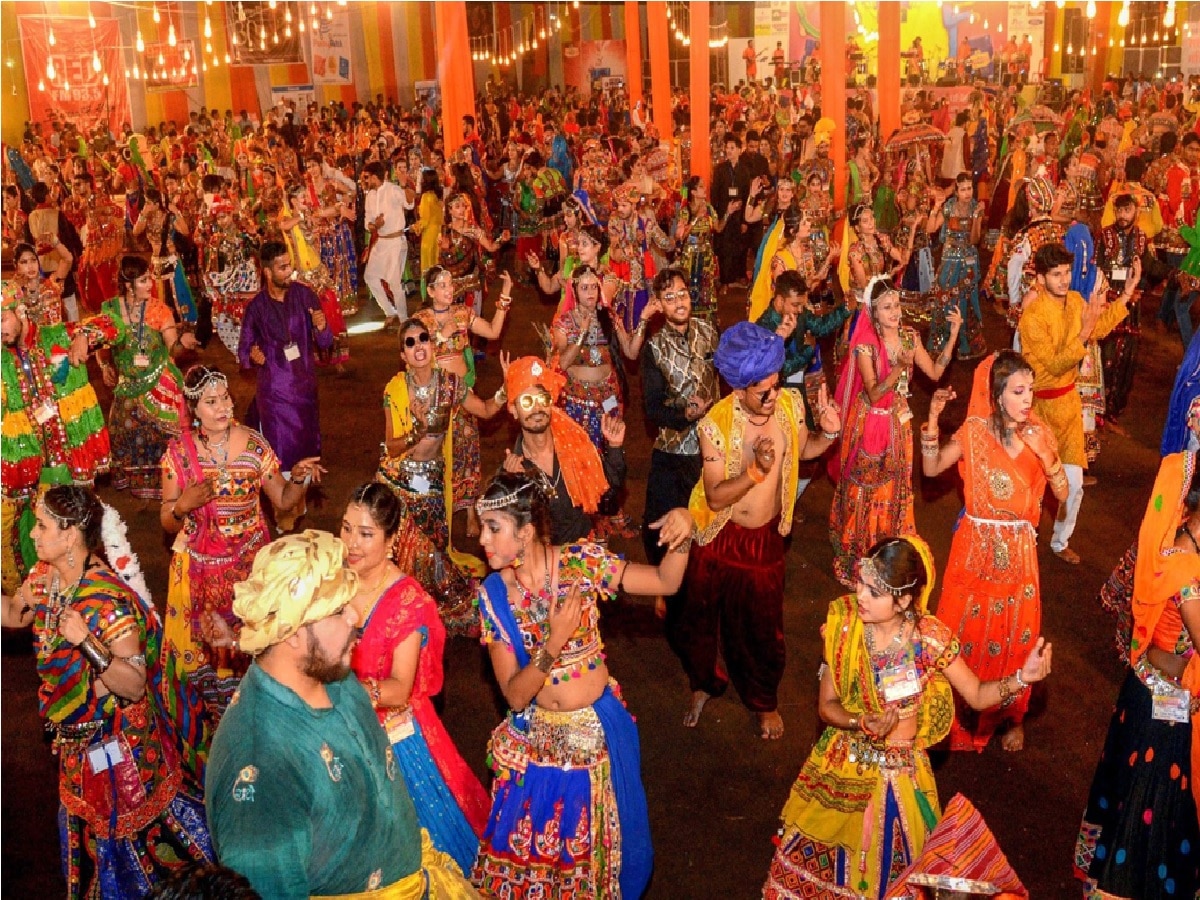 दांडिया असेल तिथे मंडपाबाहेर रुग्णवाहिका ठेवणे बंधनकारक; मुख्यमंत्री एकनाथ शिंदे यांचे निर्देश