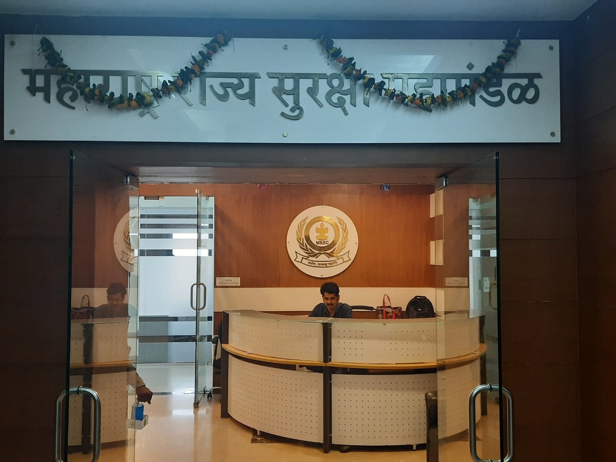 महाराष्ट्र राज्य सुरक्षा महामंडळात पदवीधरांना नोकरीची संधी! थेट मुलाखतीतून होणार निवड महाराष्ट्र राज्य सुरक्षा महामंडळात पदवीधरांना नोकरीची संधी! थेट मुलाखतीतून होणार निवड
