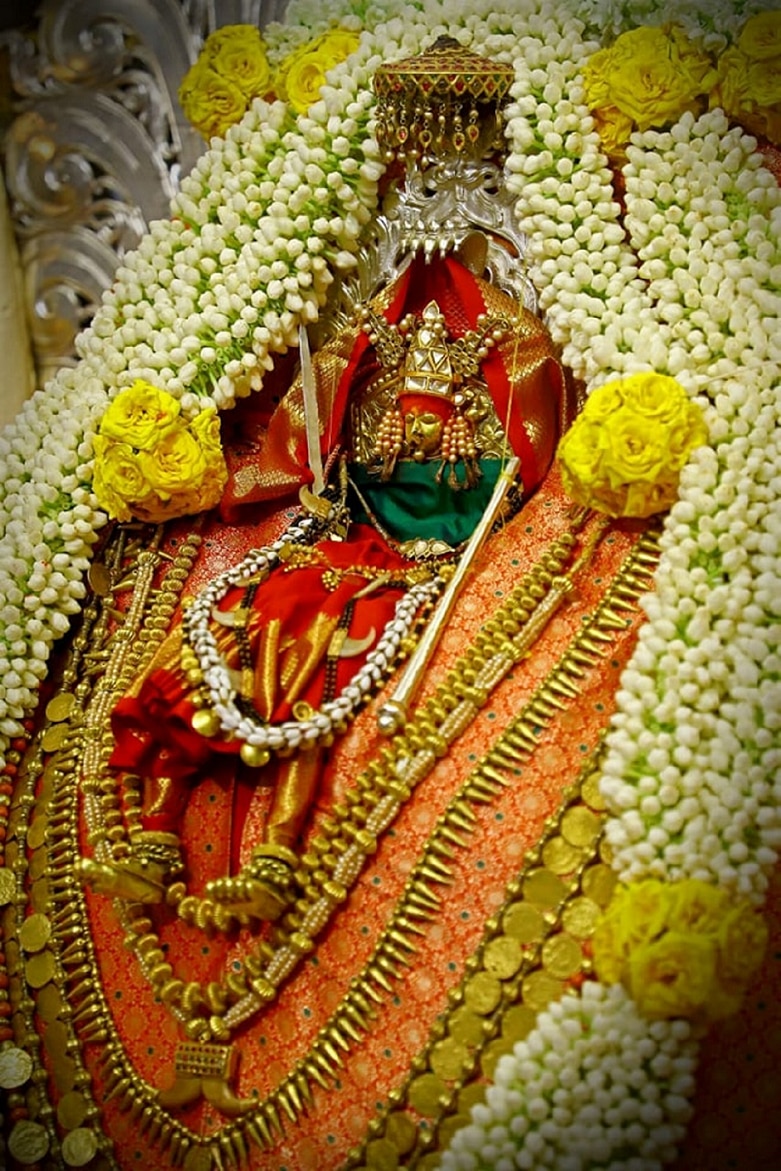 Navratri 2023 Sambhajiraje Chhatrapati devi puja kolhapur photos 