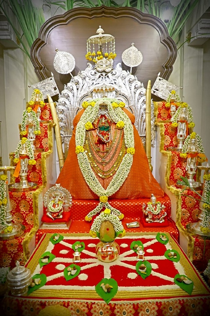 Navratri 2023 Sambhajiraje Chhatrapati devi puja kolhapur photos 