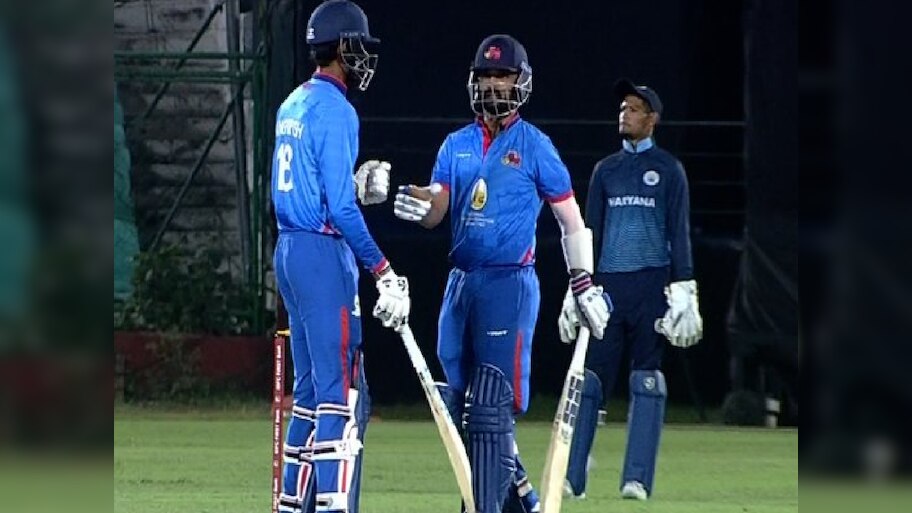 Ajinkya Rahane : 6,6,4,4,4,6....; इंदूरच्या मैदानात 'अजिंक्य'चं वादळ; तुफानी खेळीसमोर गोलंदाज भुईसपाट