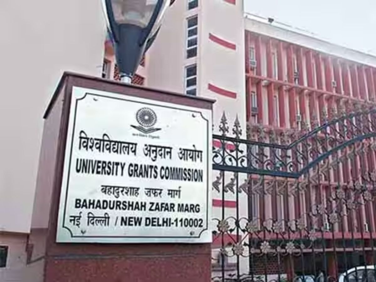 UGC कडून विद्यार्थ्यांना मोठी भेट; JRF, SRF सह अनेक शिष्यवृत्तींच्या रकमेत भरभरून वाढ title=