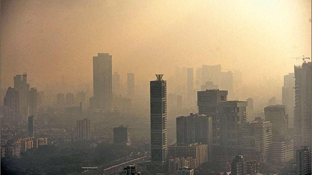 Mumbai Pollution raised concerns people suggested to wear mask 