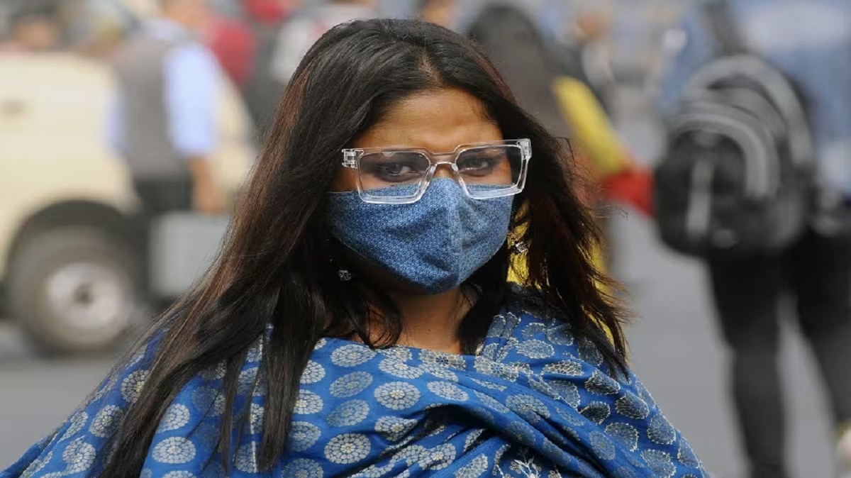 Mumbai Pollution raised concerns people suggested to wear mask 