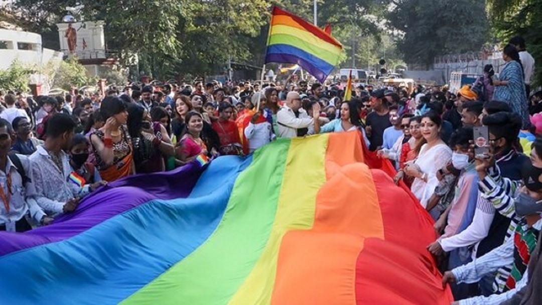 same sex marriage Gay Couple Exchange Rings In Front Of Supreme Court