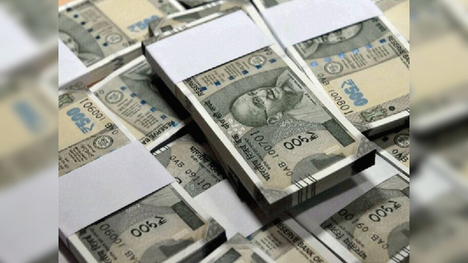 निवडणुकीच्या आधी पोलिसांना ट्रकमध्ये सापडली 750 कोटींची रोख रक्कम, चौकशी करताच... 