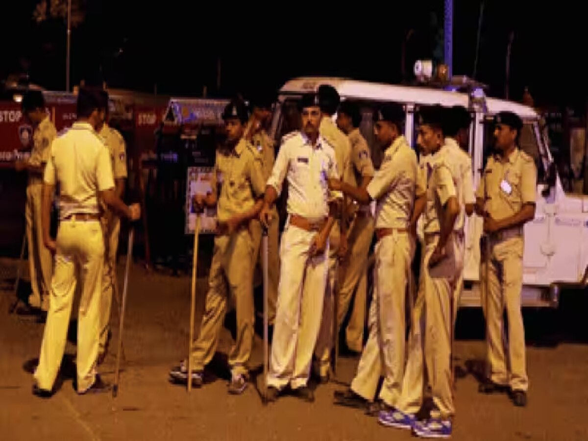 मोबाईलसाठी पैसे दिले नाहीत म्हणून मुलाने केली आईची हत्या; भावाच्या एका शंकेमुळे पकडला गेला आरोपी