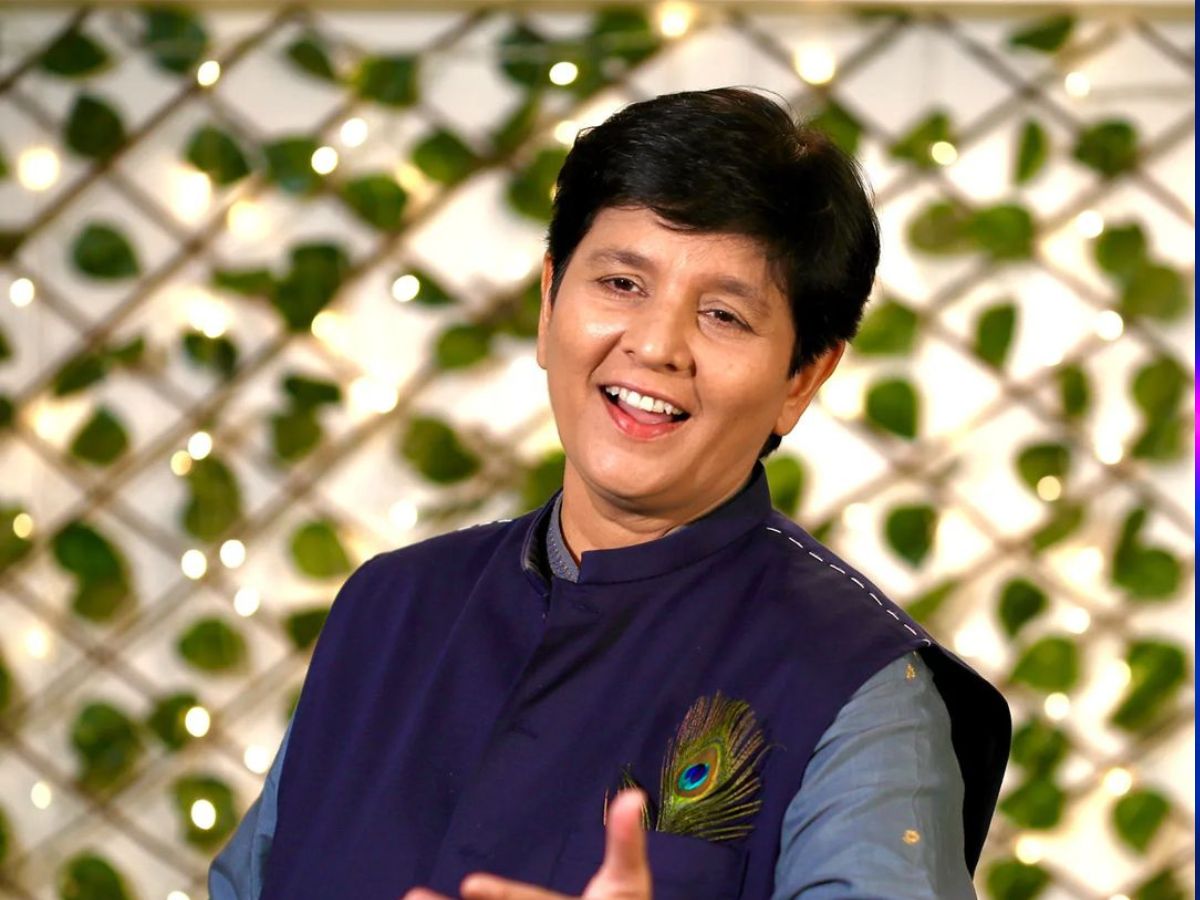 Dandiya Queen Falguni Pathak charged 20 lakh rupees for navratri 1 night 