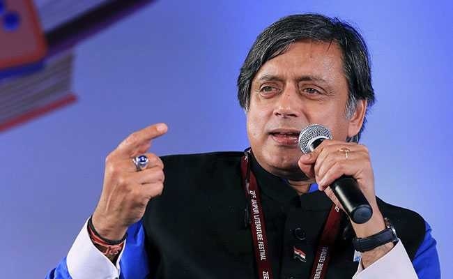 Shashi Tharoor Mahua Moitra Viral Photos