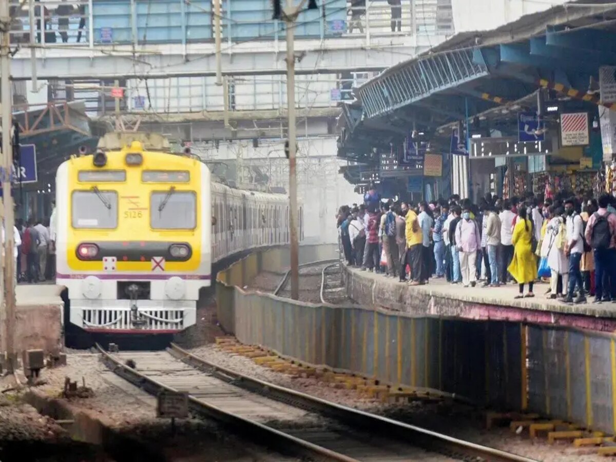 रविवारी रेल्वेच्या प्रवाशांना मोठा मनस्ताप; ट्रान्स हार्बर मार्गावरील वाहतूक बंद title=