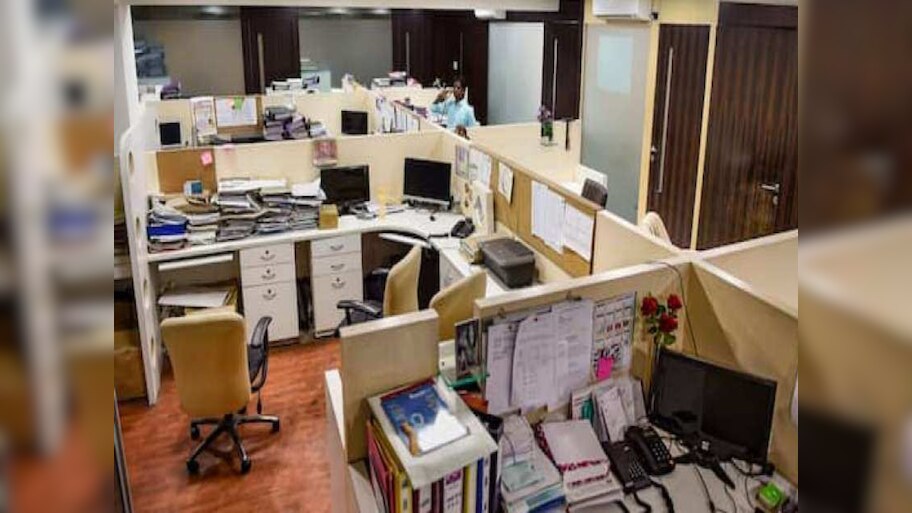 गुजरातमध्ये 'स्पेशल 26' सत्यात अवतरलं! मागील 2 वर्षांपासून त्याला मिळाली 4.5 कोटींची कामं...
