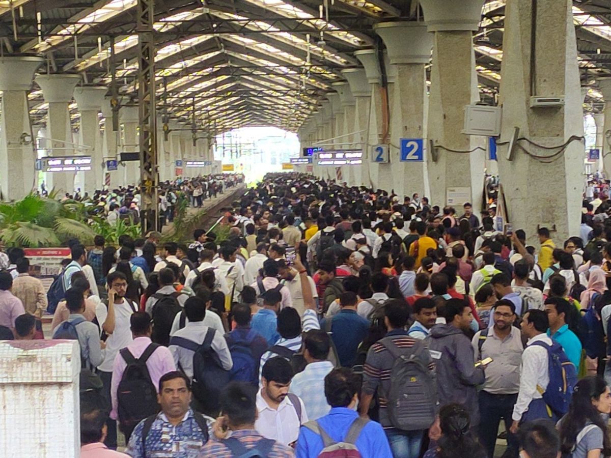 Mumbai local peak hours Problem will end Central Railways flexi plan