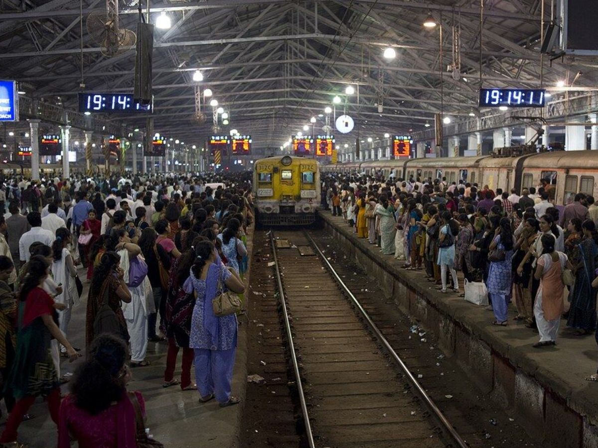 Mumbai local peak hours Problem will end Central Railways flexi plan