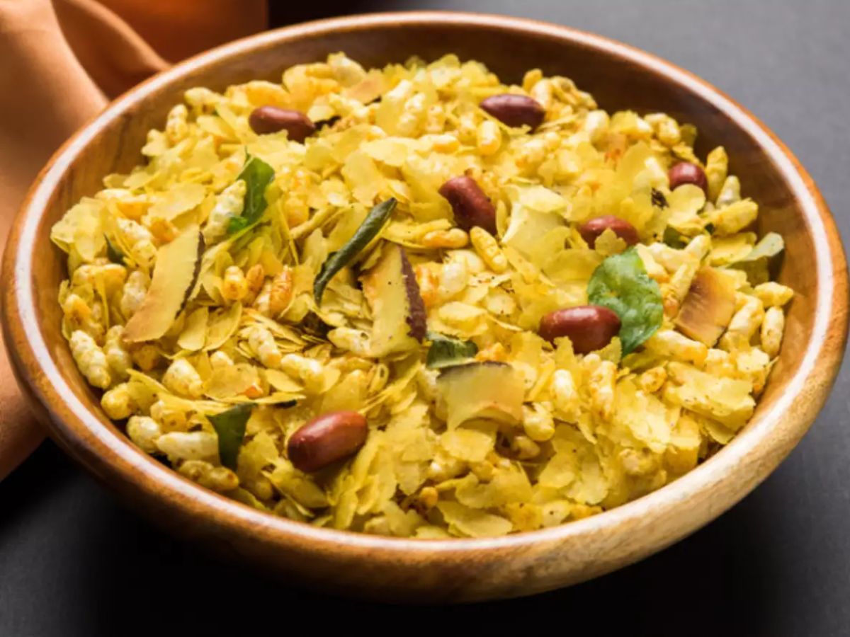 kitchen hacks in marathi tips to keep poha chiwda dry and fresh without fridge in diwali 2023