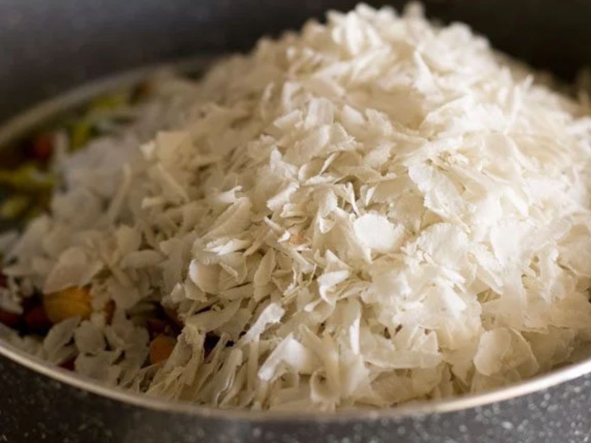 kitchen hacks in marathi tips to keep poha chiwda dry and fresh without fridge in diwali 2023