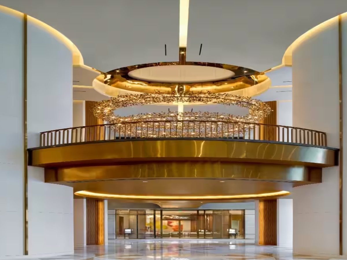 Jio World Plaza most expensive mall in India Mukesh Ambani Reliance Marathi News