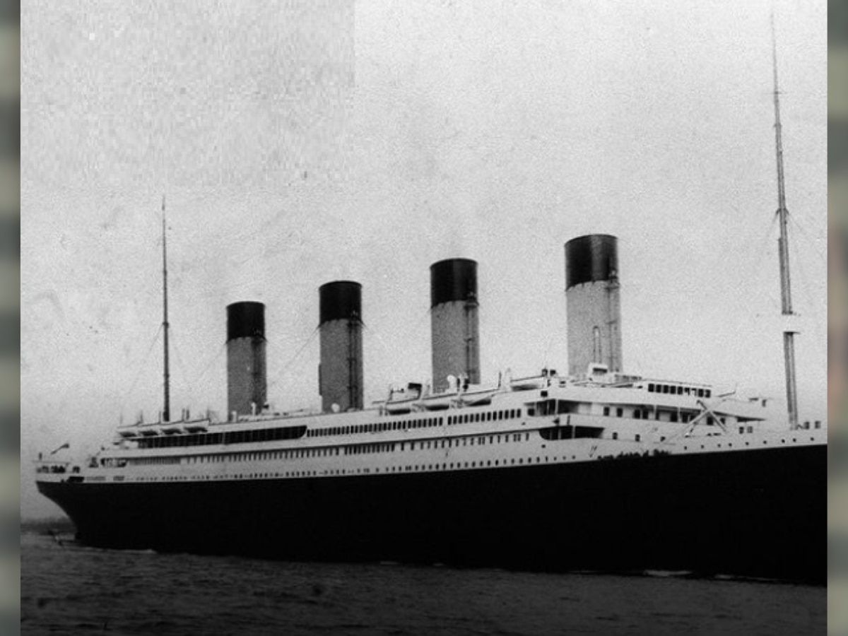 luxury cruze titanic first class menu to be auctioned 