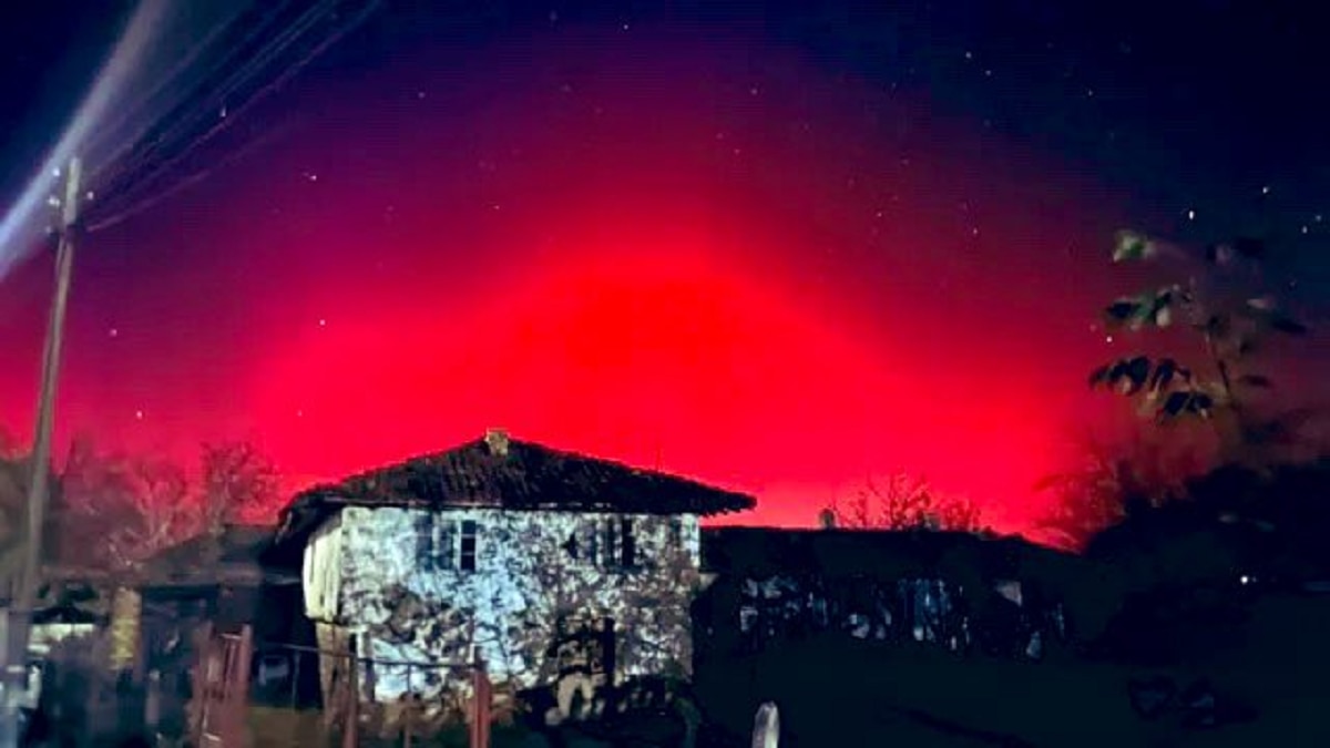 Viral Photos Northern Lights Turn Skies Red Across Europe Bulgaria