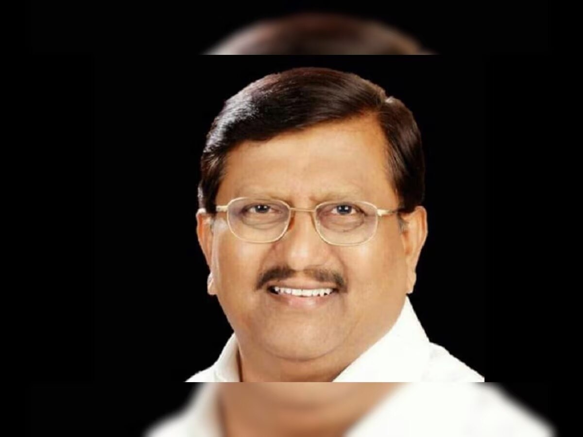 मराठा आरक्षणाचा पोपट मेलाय; बड्या राजकीय नेत्याचे वादग्रस्त वक्तव्य मराठा आरक्षणाचा पोपट मेलाय; बड्या राजकीय नेत्याचे वादग्रस्त वक्तव्य