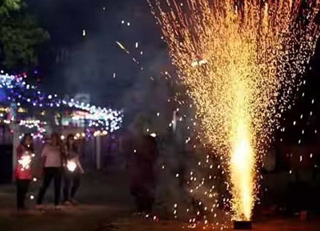 फटाके फोडण्याची वेळ लक्षात ठेवा; मुंबई अग्निशमन दलाचे आवाहन